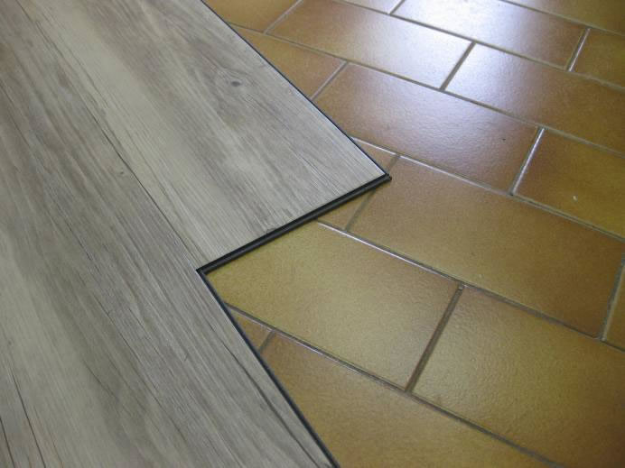 Pavimento in Vinile-PVC modulare ad incastro verticale